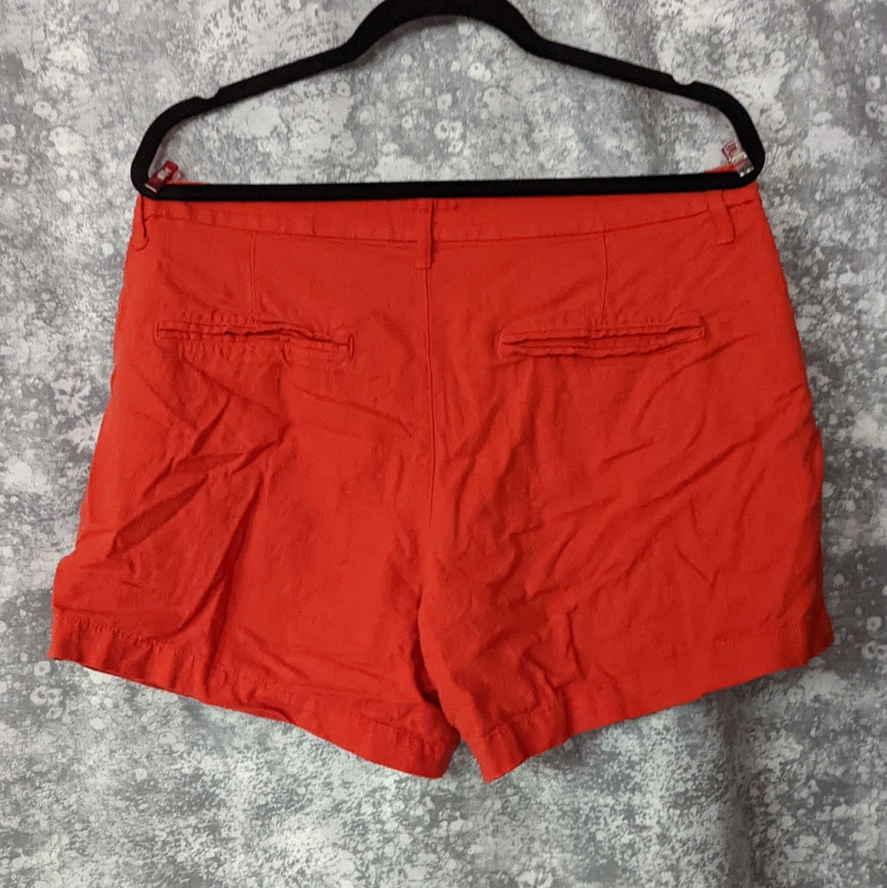 Shorts - Picture 2 of 3